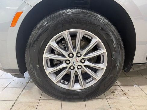 Used 2023 Buick Enclave Essence AWD/4WD image 21