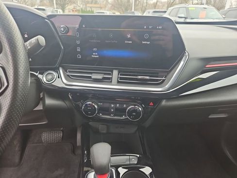 Used 2025 Chevrolet Trax RS w/ Driver Confidence Package image 19