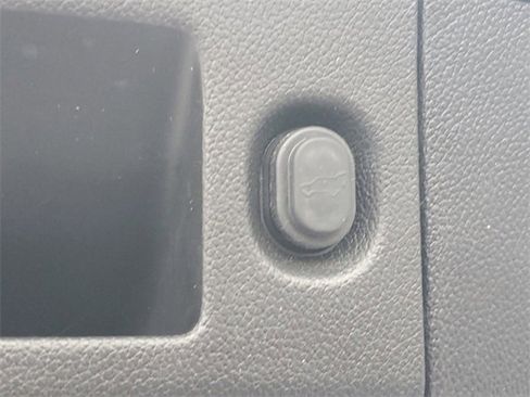 Certified 2019 Chevrolet Suburban LT image 8