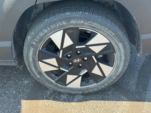 Used 2024 Hyundai Kona SEL FWD image 11