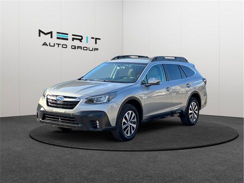 Used 2020 Subaru Outback Premium image 4