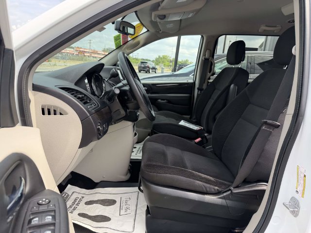 Used 2018 Dodge Grand Caravan SE w/ UConnect Hands-Free Group FWD image 8