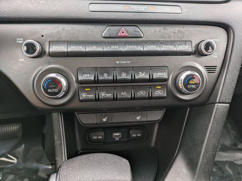 Used 2020 Kia Sportage LX w/ LX Popular Package image 19