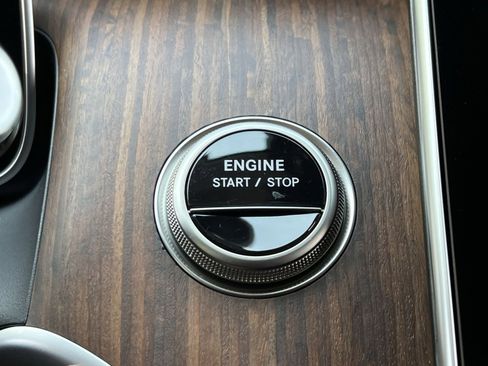 Certified 2025 Mercedes-Benz GLC 350e 4MATIC image 32