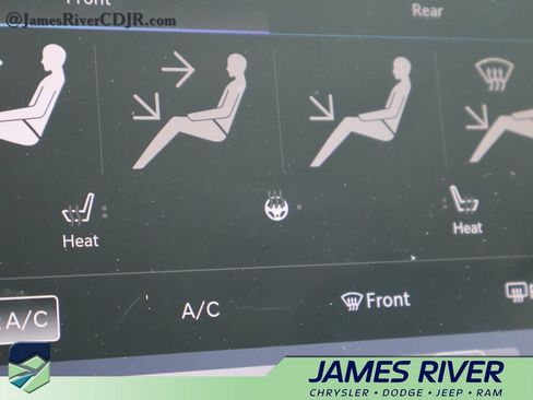 Used 2024 Chrysler Pacifica Touring-L FWD image 37