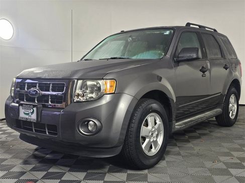 Used 2012 Ford Escape XLT image 3