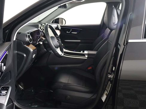 Used 2025 Mercedes-Benz GLC 350e 4MATIC image 27