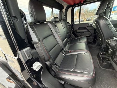 Used 2023 Jeep Gladiator Rubicon w/ Cold Weather Group image 26