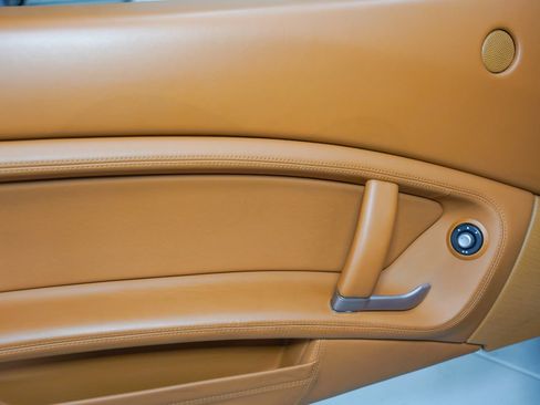 Used 2010 Ferrari California RWD image 38