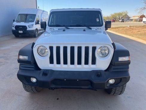 Used 2018 Jeep Wrangler Unlimited Sport S image 2