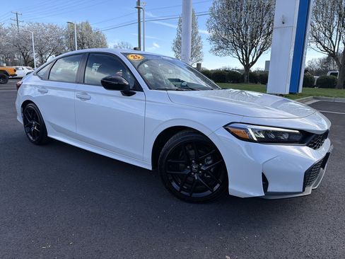 Used 2025 Honda Civic Sport image 2