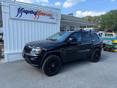 Used 2019 Jeep Grand Cherokee Laredo image 15