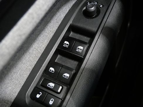 Used 2024 Jeep Compass Latitude AWD/4WD image 12