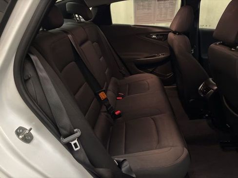 Used 2018 Chevrolet Malibu LT FWD image 20