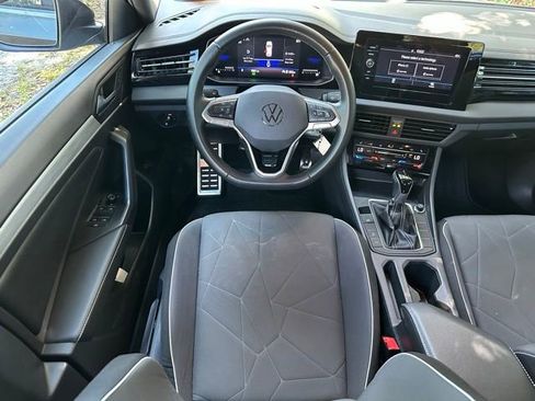 Used 2025 Volkswagen Jetta Sport FWD image 10