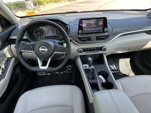 Certified 2025 Nissan Altima 2.5 SV FWD image 24