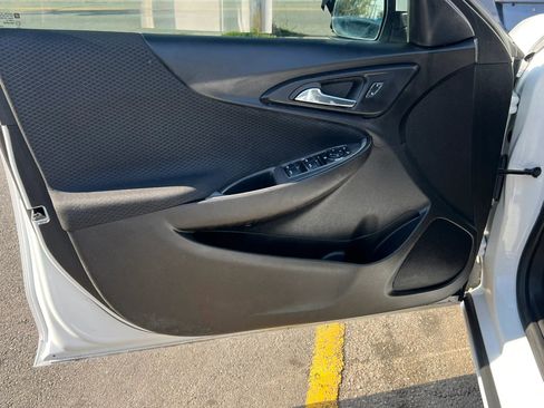 Used 2023 Chevrolet Malibu LT FWD image 11