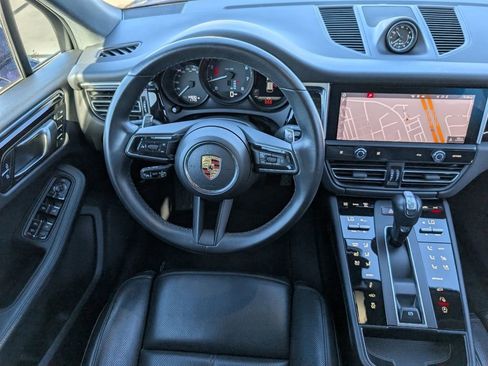 Used 2024 Porsche Macan image 19