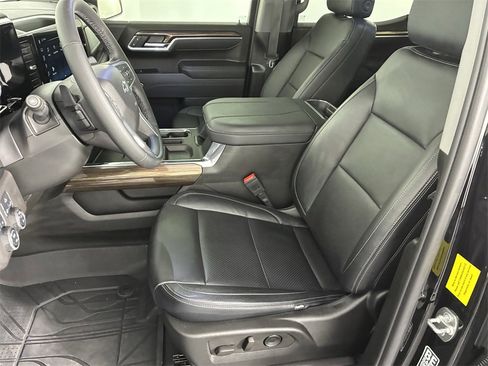 Used 2025 Chevrolet Silverado 1500 RST w/ Z71 Off-Road Package image 9