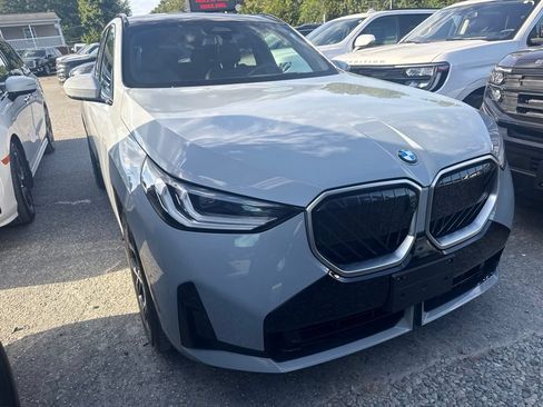 Used 2025 BMW X3 xDrive30i AWD/4WD image 2