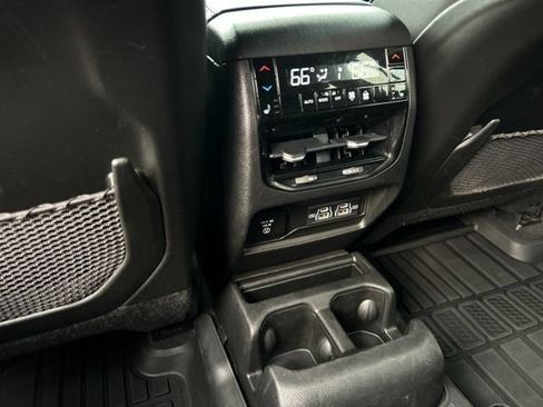 Used 2022 Jeep Grand Cherokee L Overland w/ Luxury Tech Group IV AWD/4WD image 26