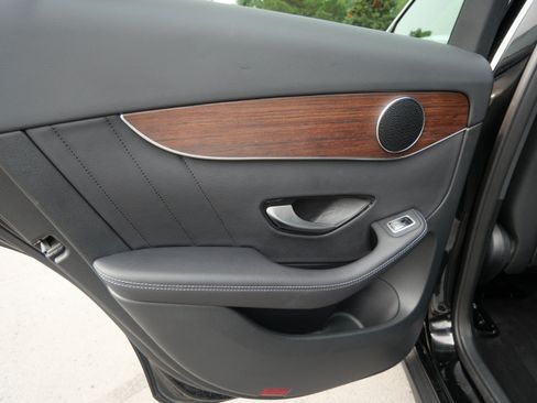 Used 2022 Mercedes-Benz GLC 300 4MATIC image 17