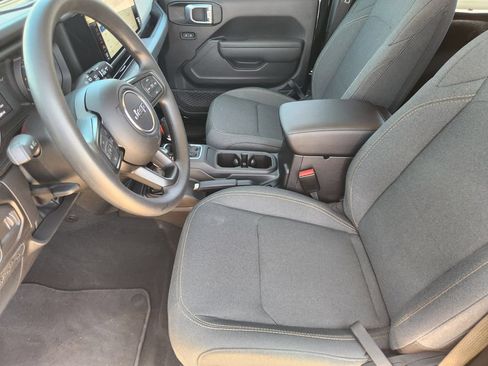 Used 2026 Jeep Wrangler Sport AWD/4WD image 12