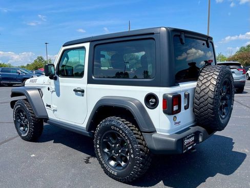 Used 2022 Jeep Wrangler Sport AWD/4WD image 5