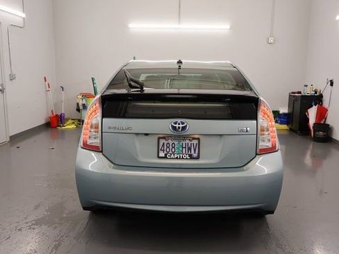 Used 2015 Toyota Prius Five image 3