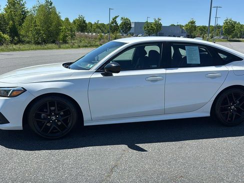 Used 2024 Honda Civic Sport image 13