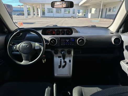 Used 2010 Scion xB FWD image 17