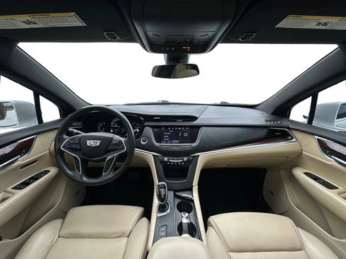 Used 2017 Cadillac XT5 Luxury image 9