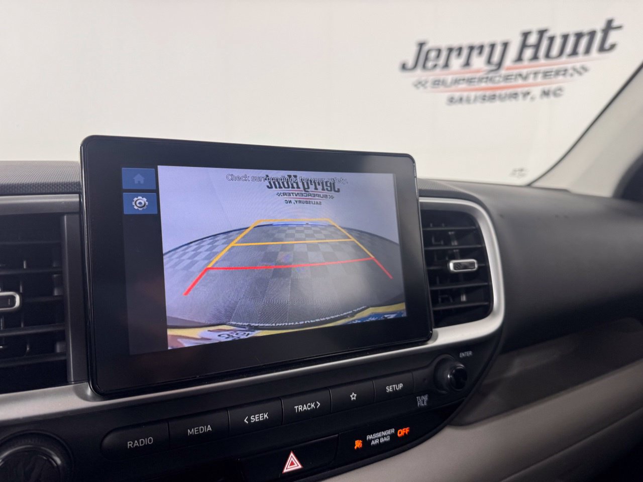Used 2025 Hyundai Venue SEL FWD image 18