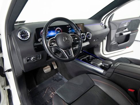 Used 2023 Mercedes-Benz GLA 250 4MATIC image 4