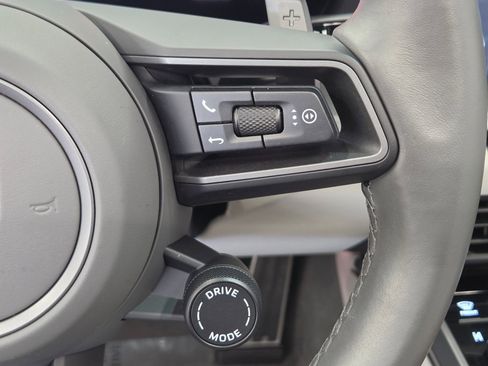 Certified 2025 Porsche 911 Carrera image 16