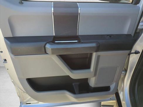 Used 2016 Ford F150 XLT AWD/4WD image 8