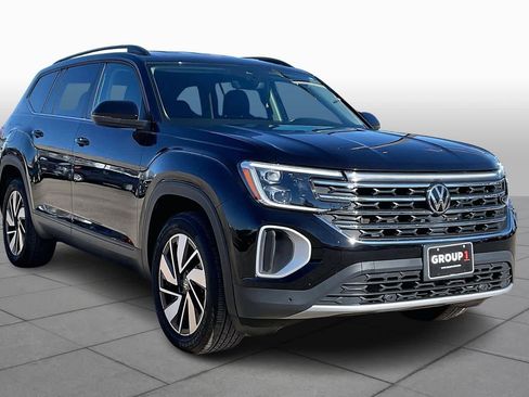 Used 2025 Volkswagen Atlas SE image 4