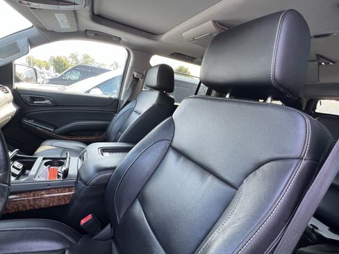 Used 2020 Chevrolet Suburban Premier AWD/4WD image 17