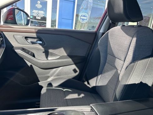 Used 2023 Nissan Rogue SV image 30