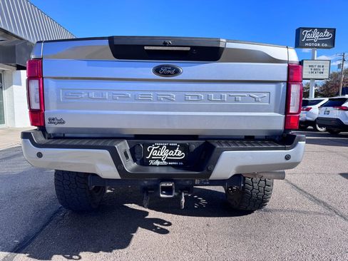 Used 2022 Ford F250 Lariat w/ Black Appearance Package image 6