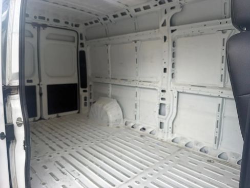 Used 2025 RAM ProMaster 2500 w/ Convenience Group FWD image 18