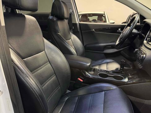 Used 2017 Kia Sorento EX w/ EX Advanced Touring Package image 38