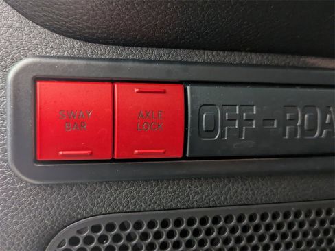 Used 2017 Jeep Wrangler Unlimited Rubicon image 14