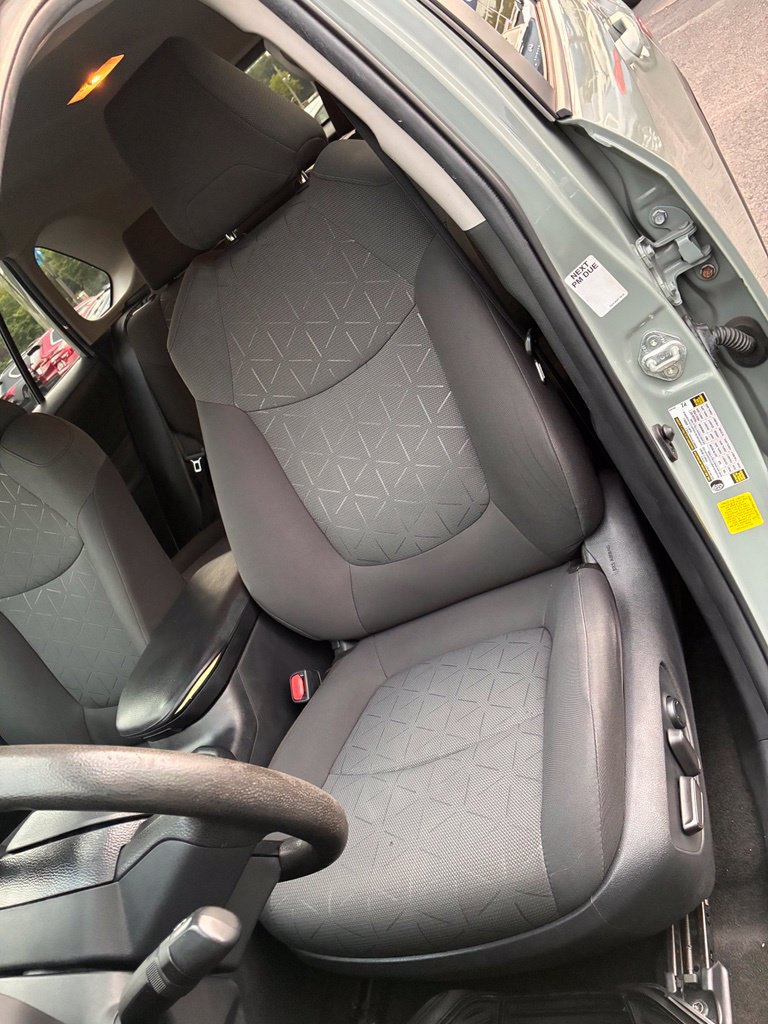 Used 2021 Toyota RAV4 XLE FWD image 20