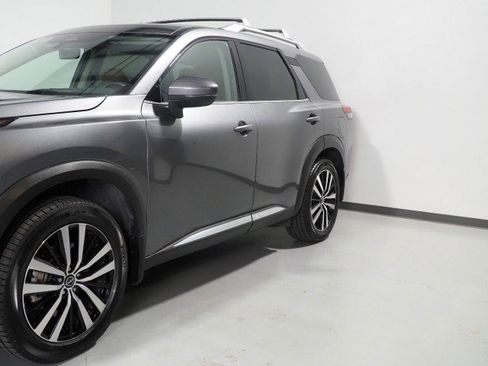 Used 2023 Nissan Pathfinder Platinum FWD image 57
