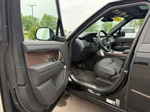 Used 2025 Land Rover Range Rover SE AWD/4WD image 27