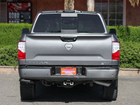 Used 2023 Nissan Titan SV w/ SV Convenience Package image 8