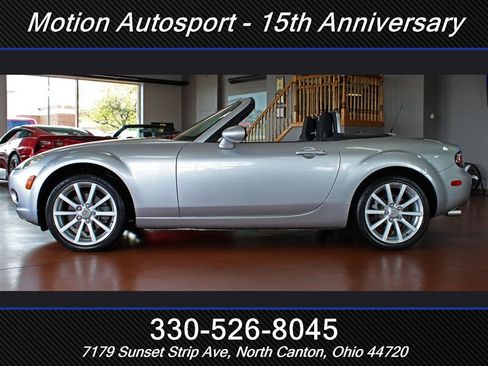 Used 2006 MAZDA MX-5 Miata Sport RWD image 8