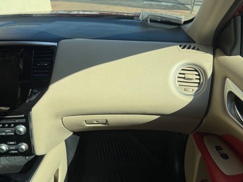 Used 2017 Nissan Pathfinder SV FWD image 25