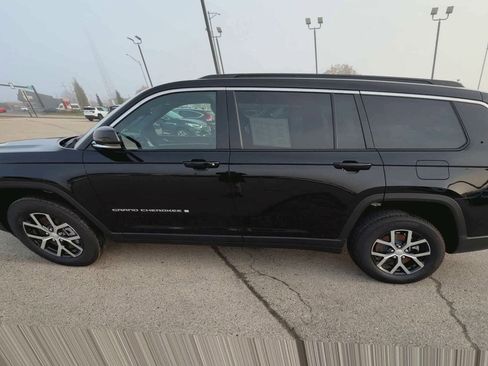 Used 2025 Jeep Grand Cherokee L Limited image 5